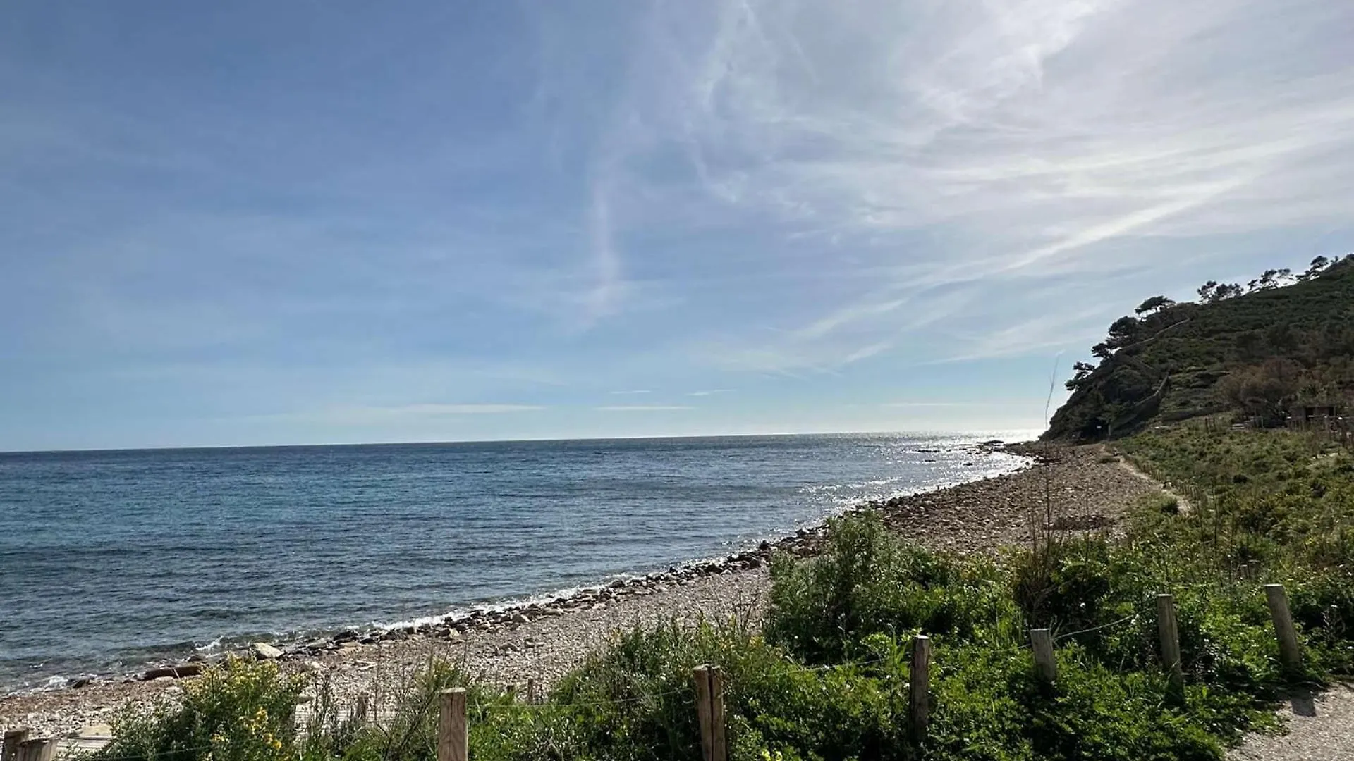 Appartamento Grand T2 Avec Loggia Et Terrasse A Proximite Du Port De Saint Mandrier Et Des Plages