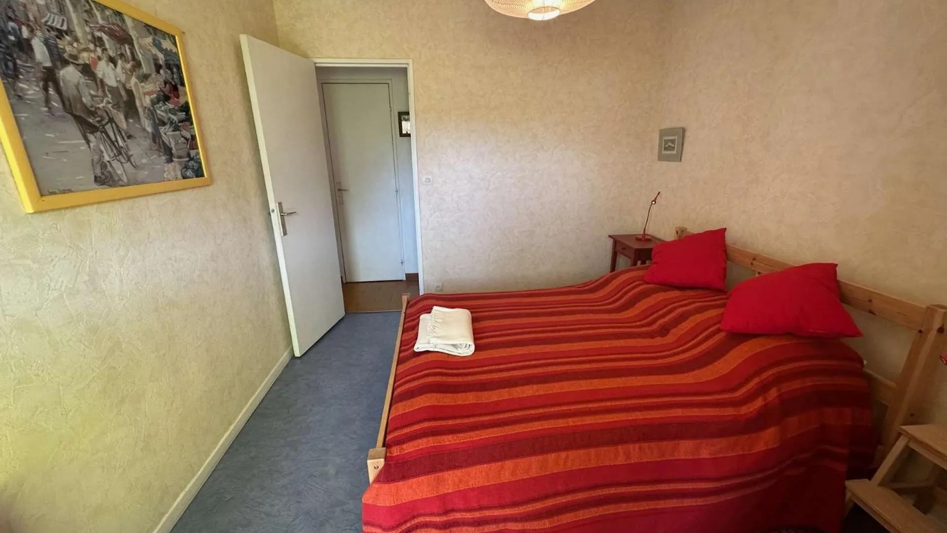 Grand T2 Avec Loggia Et Terrasse A Proximite Du Port De Saint Mandrier Et Des Plages France