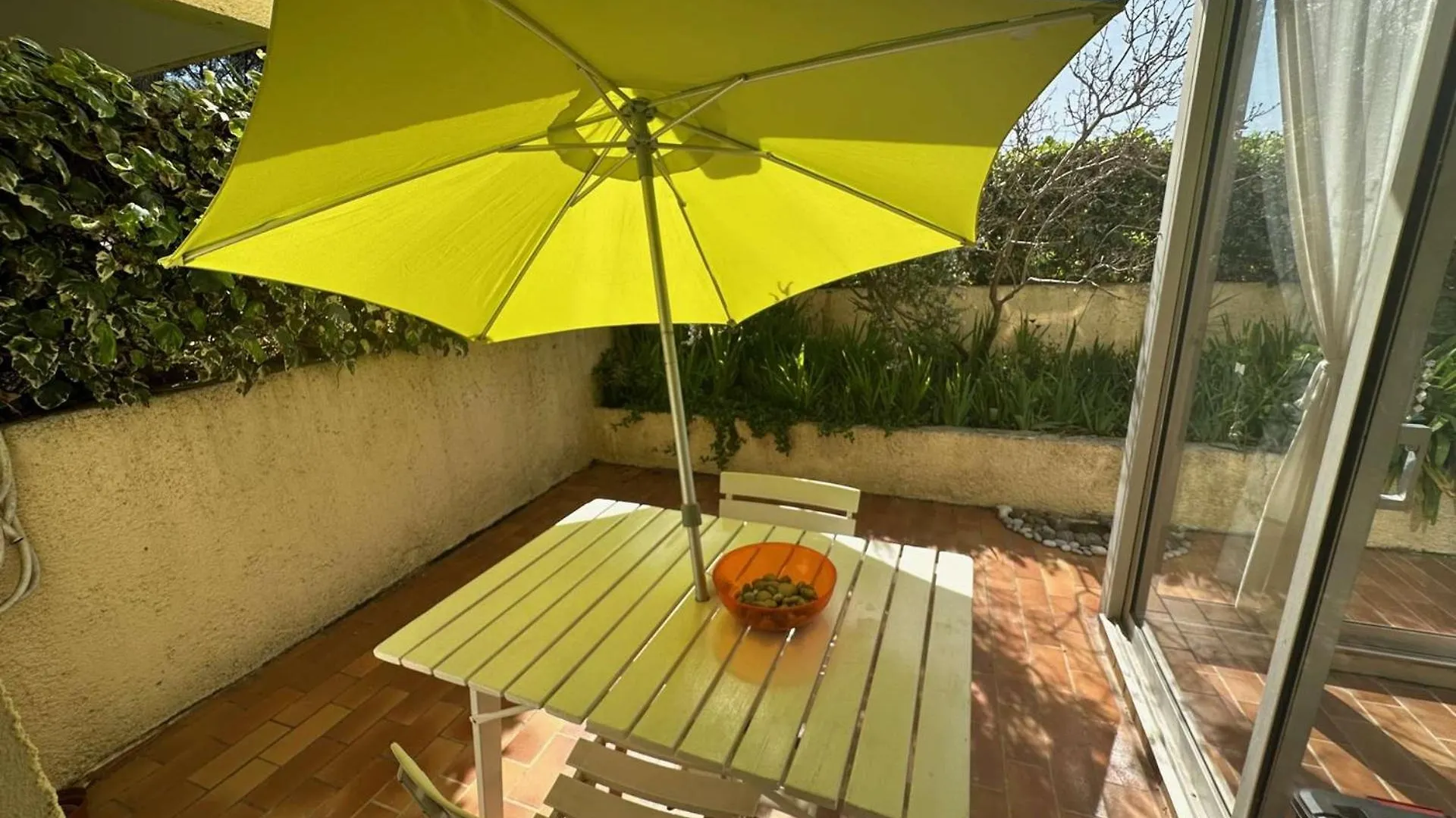 Grand T2 Avec Loggia Et Terrasse A Proximite Du Port De Saint Mandrier Et Des Plages Apartment